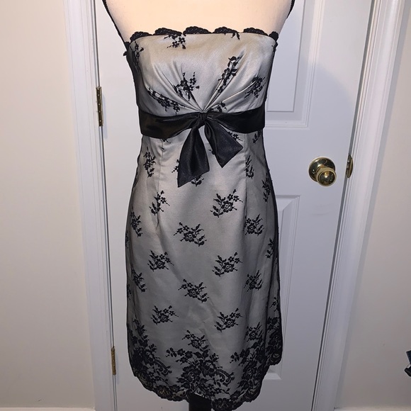 White House Black Market Dresses & Skirts - WHBM strapless dress